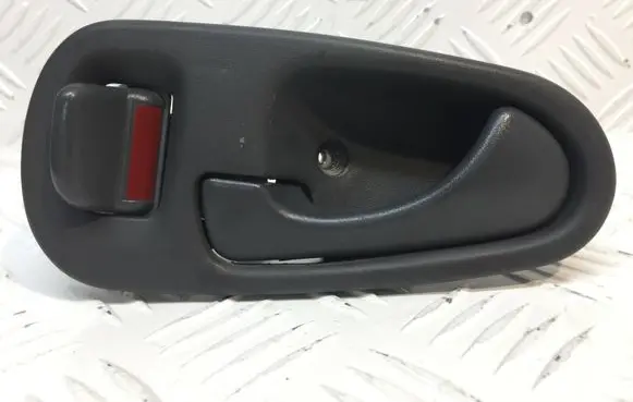 Mitsubishi Pajero Sport I Rear door interior handle MB827395
