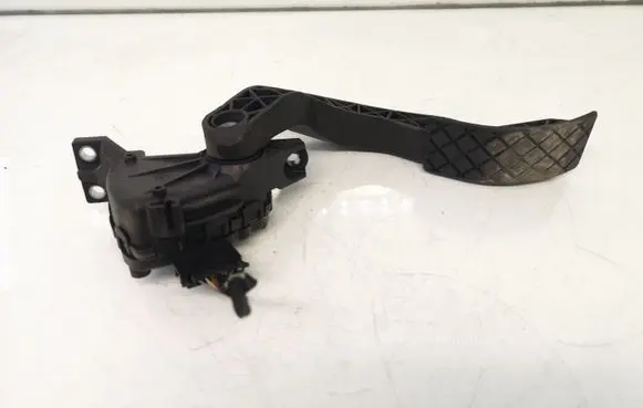 Volkswagen PASSAT B5.5 Accelerator throttle pedal 8D1721523J 6PV00837603