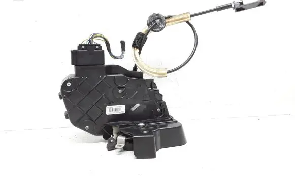 Volvo XC60 Front door lock 30799311