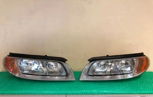 Volvo XC70 Headlights/headlamps set 31214351 31214352
