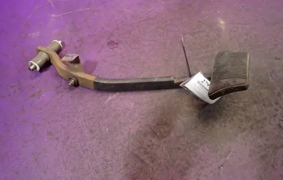 Chrysler Liberty I Brake pedal 66337F
