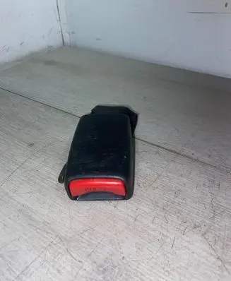 Mitsubishi Lancer Rear seatbelt buckle 051108cfp
