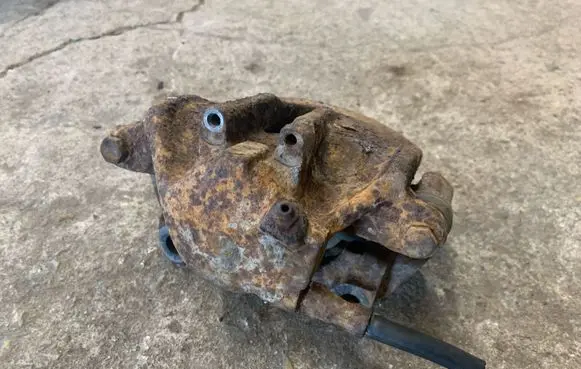Front brake caliper