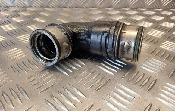 Intercooler hose/pipe