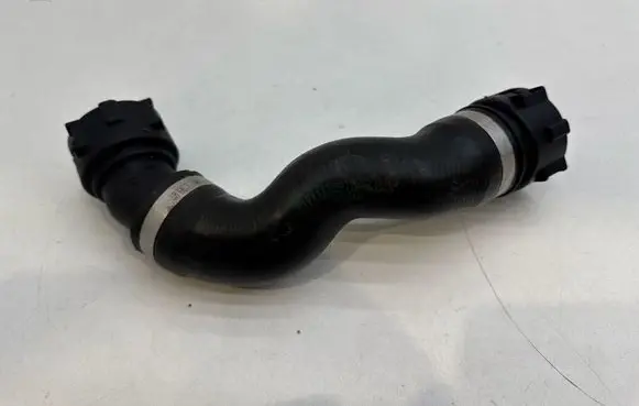 BMW 5 F10 F11 Engine coolant pipe/hose 8511928