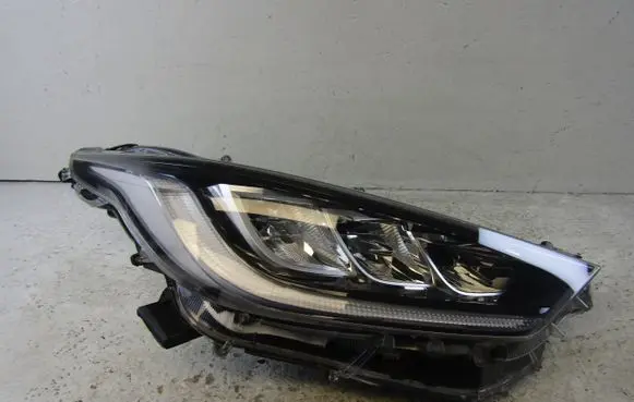 Toyota Yaris XP210 Headlight/headlamp 81110K0081