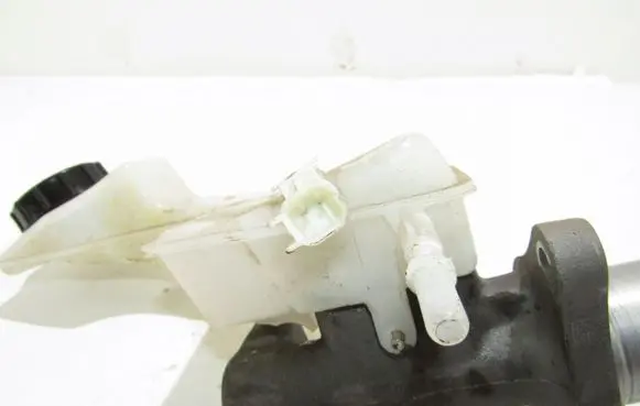 Mazda 3 II Master brake cylinder