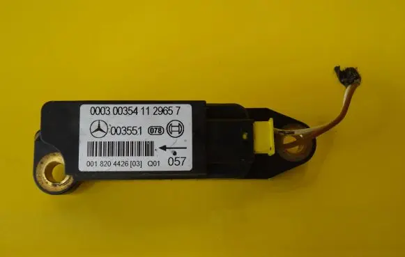 Mercedes-Benz C W203 Airbag deployment crash/impact sensor 0018204426