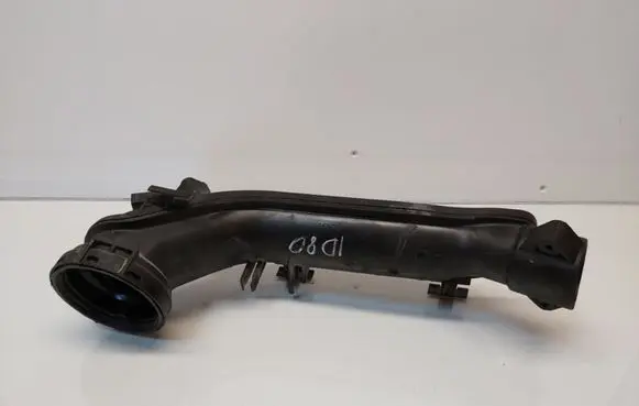 Skoda Yeti (5L) Turbo air intake inlet pipe/hose 03F145673