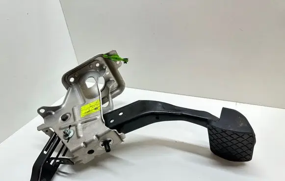 Volkswagen Jetta V Brake pedal 1K1723057