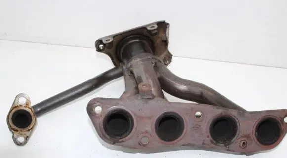 Lexus CT 200H Exhaust manifold
