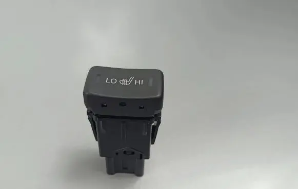 Suzuki SX4 S-Cross Seat heating switch