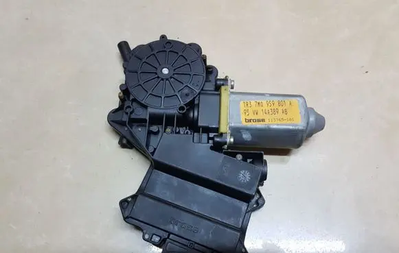 Volkswagen Sharan Front door window regulator motor 113765101