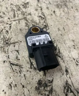 Mitsubishi Outlander Airbag deployment crash/impact sensor 8651a001