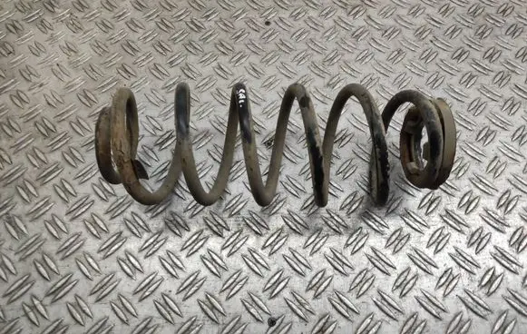Toyota Auris 150 Rear coil spring 