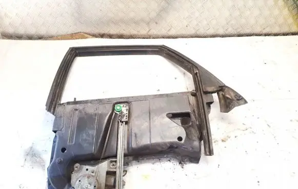 Audi 100 S4 C4 Rear door window/glass frame 