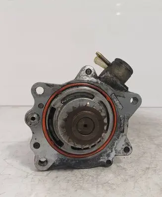 Nissan X-Trail T30 Vacuum pump 14650AD200 52T55671