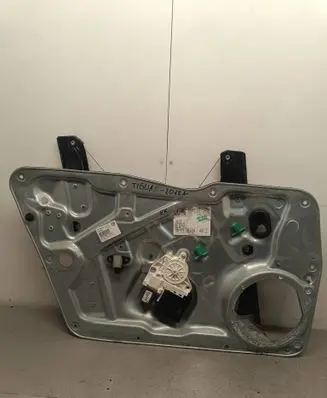 Volkswagen Tiguan Front door window regulator with motor 5N0837755 9749271 W2012
