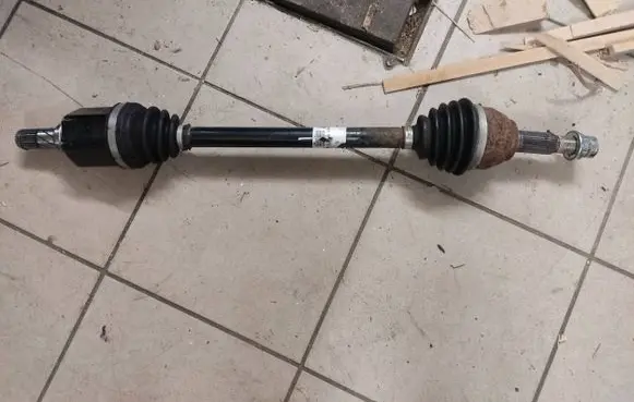 Nissan Leaf II (ZE1) Front driveshaft