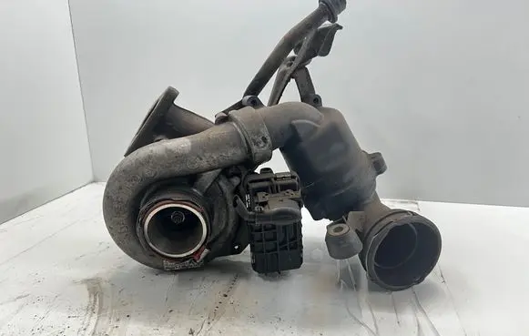 Mercedes-Benz E W211 Turbo A6480960199 AL00256GT23V 713151