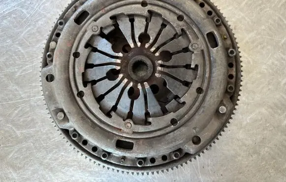 Volkswagen Golf IV Clutch set kit 038141032E