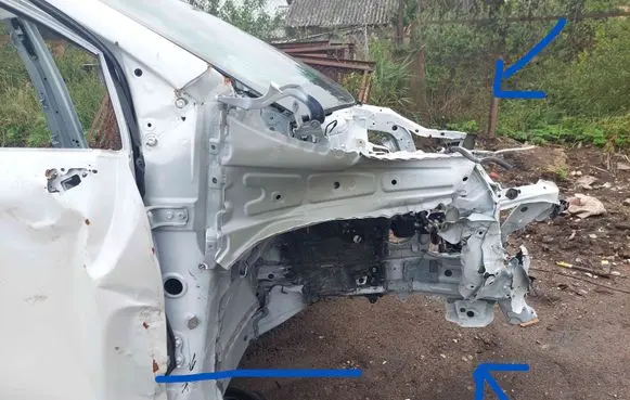 Toyota Sienna XL40 IV Front quarter panel 