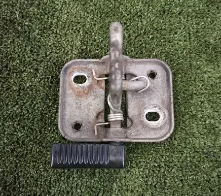 Volkswagen Caddy Engine bonnet/hood lock/latch loop/hook 1K8823186F