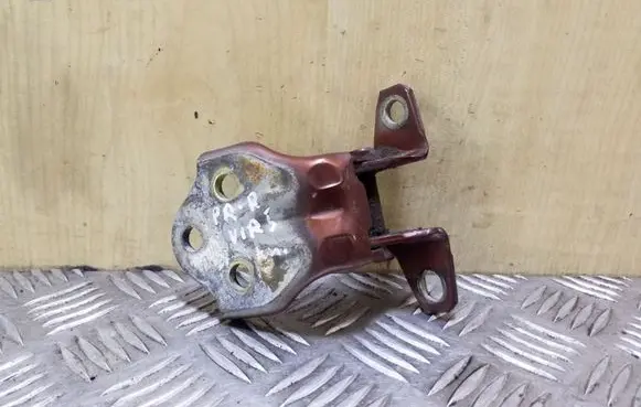 Hyundai Santa Fe Front door upper hinge