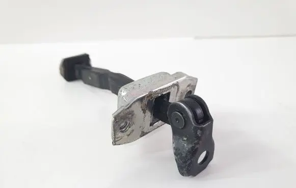 Nissan Qashqai Front door check strap stopper 