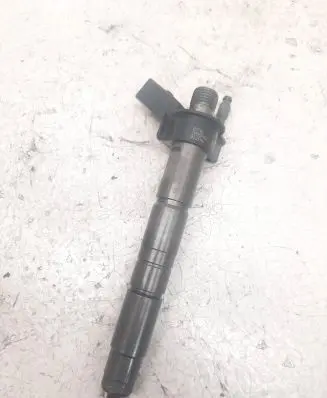 BMW 5 F10 F11 Fuel injector 7805428 0445116