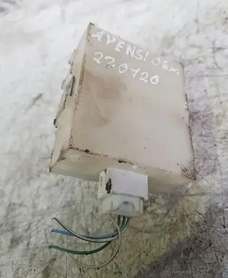 Toyota Avensis T250 Door control unit/module 8974105070