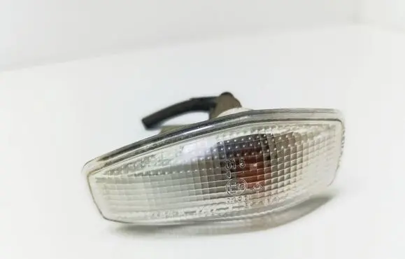 KIA Carens I Front fender indicator light 923033B1