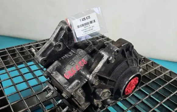 Gearbox transfer box case