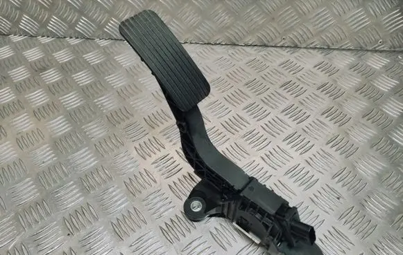 Hyundai Kona I Accelerator throttle pedal 32700 00136810