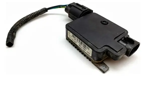 Ford Kuga I Fan control module 940002906