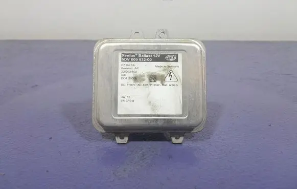 Opel Insignia A Voltage converter/converter module 5DV00993200