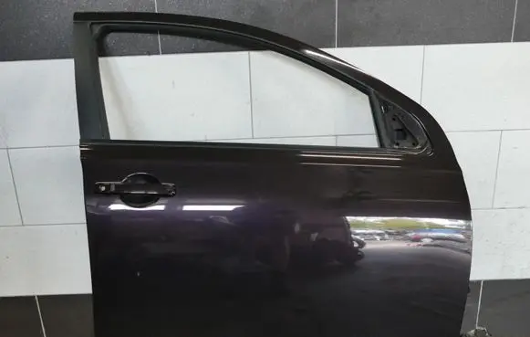 Nissan Qashqai+2 Front door