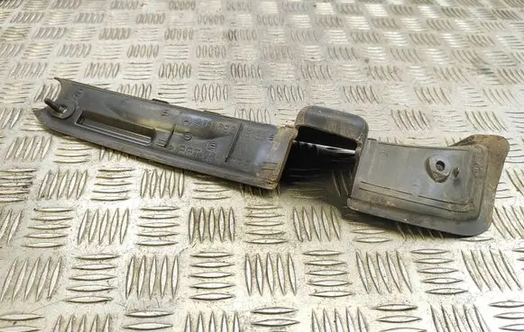 Mercedes-Benz C W204 Other trunk/boot trim element 2046931833