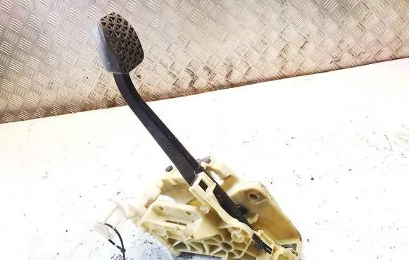BMW 5 GT F07 Clutch pedal 1221522