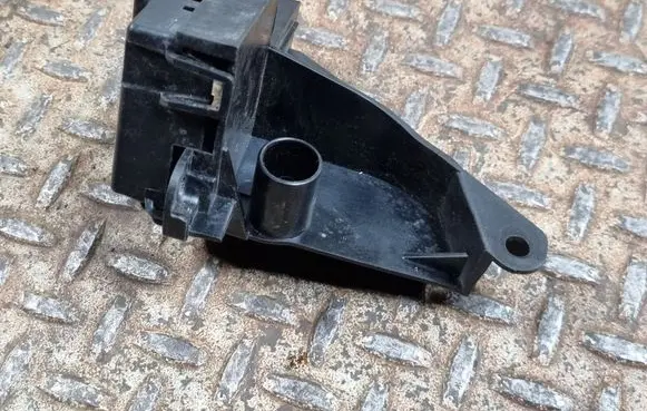 Mini One - Cooper F56 F55 Other engine bay part 8682737 8682738