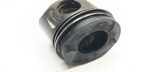 Jeep Grand Cherokee Piston 9R18376