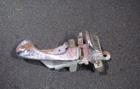 Mitsubishi L200 Front door interior handle