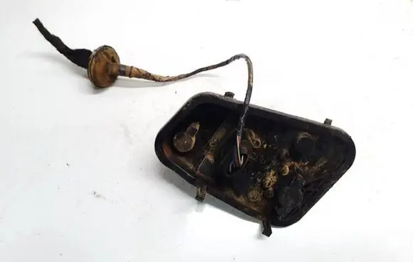 Volkswagen Touareg I Tail light bulb cover holder 7l6945258 28252202