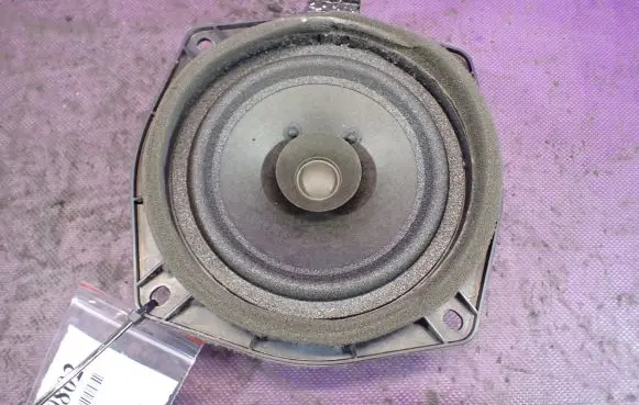 Mitsubishi Colt CZ3 Front door speaker MN141417
