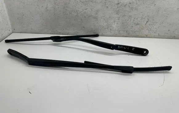 BMW 6 F06 Gran coupe Windshield/front glass wiper blade 7203156