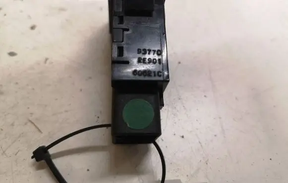 Hyundai Tucson JM Differential lock switch 937702E901