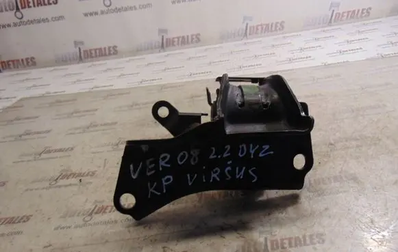 Engine mount bracket