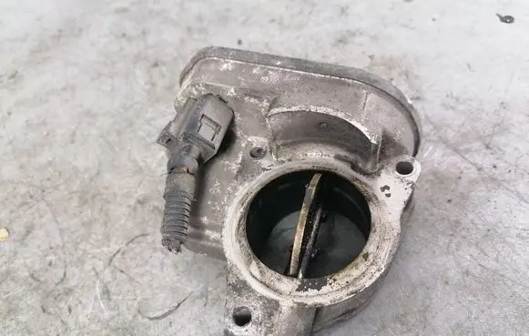 Audi A8 S8 D3 4E Throttle valve 057128063