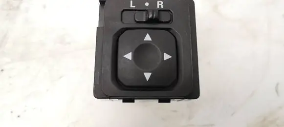 Wing mirror switch
