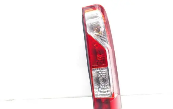 Nissan NV400 Rear/tail lights